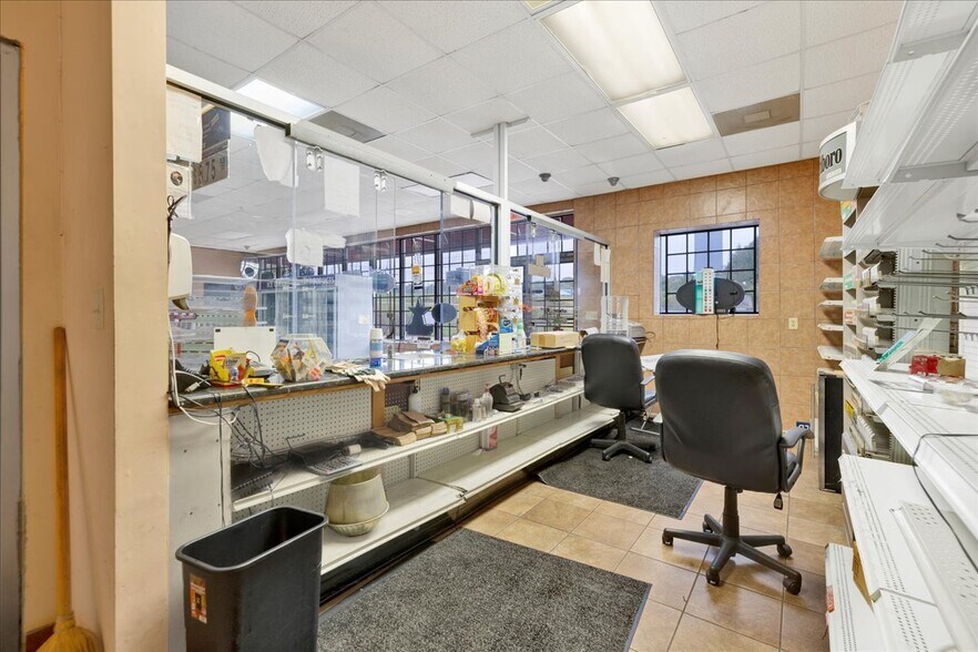 More Photos Of 4012 24th St N, Birmingham General Retail For Lease