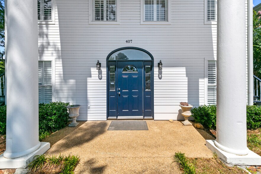 More Photos Of 407 Orchard Park, Ridgeland Office Residential For Sale