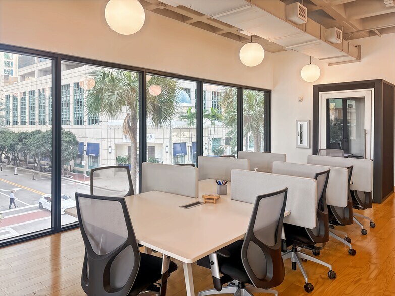 More Photos Of 501 E Las Olas Blvd, Fort Lauderdale Coworking Space