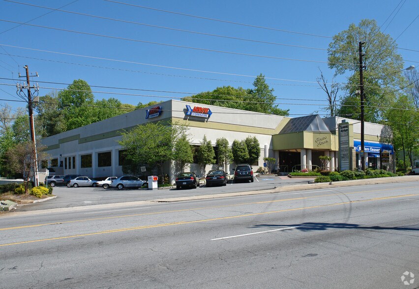 More Photos Of 3833 Roswell Rd NE, Atlanta Office For Lease