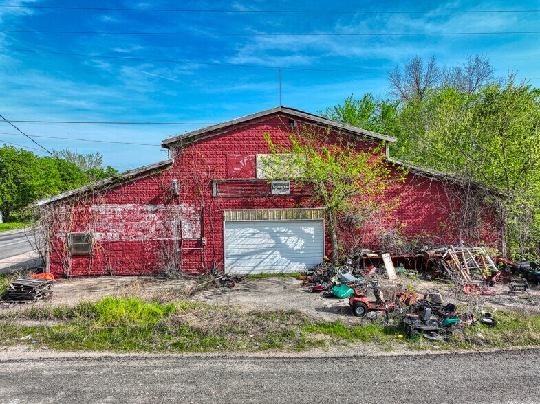 More Photos Of 100 S Magnolia Ave, Hubbard Auto Repair For Sale