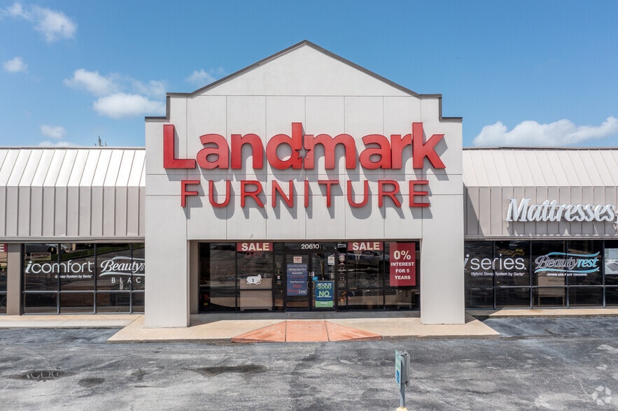 More Photos Of 20610 Gulf Fwy, Webster Freestanding For Lease