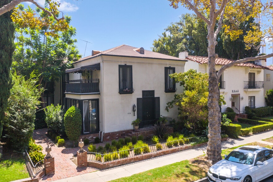 More Photos Of 9936 Robbins Dr, Beverly Hills Apartments For Sale