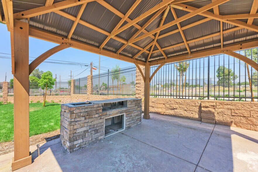 More Photos Of 15909 Merrill Ave, Fontana Apartments For Sale