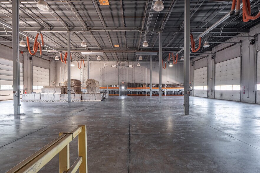 More Photos Of 1116 W County Road 450 N, Brazil Truck Terminal For Lease
