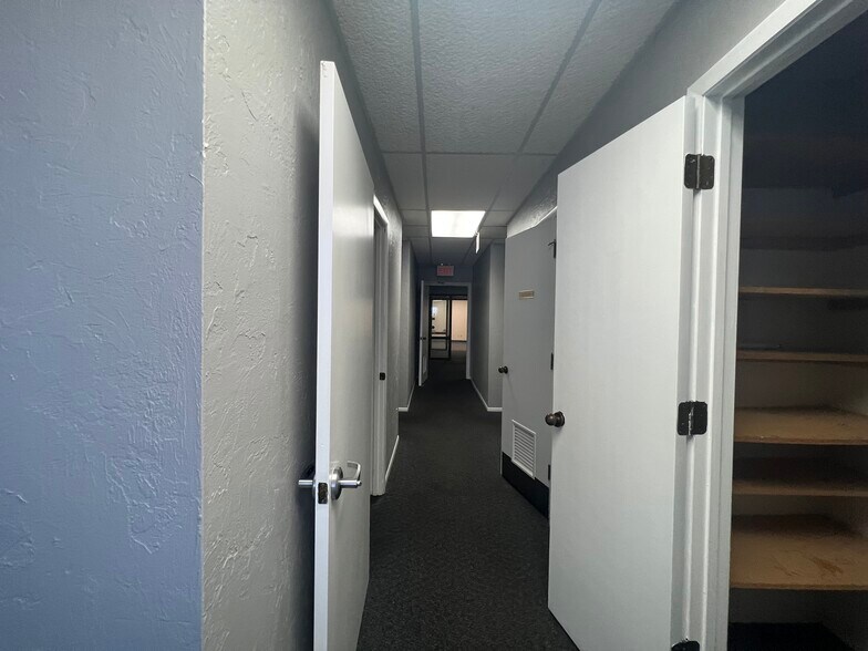 More Photos Of 420 Tamiami Trl S, Venice Medical For Sale