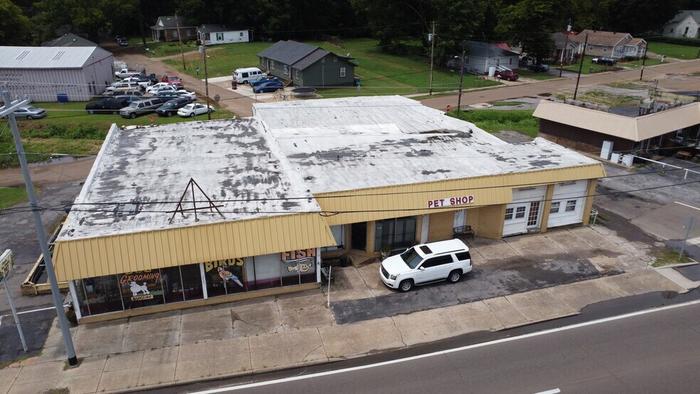 More Photos Of 217 Highway 51 N, Covington General Retail For Sale