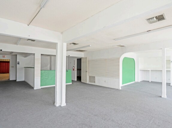 More Photos Of 517 N 10th St, McAllen Freestanding For Sale