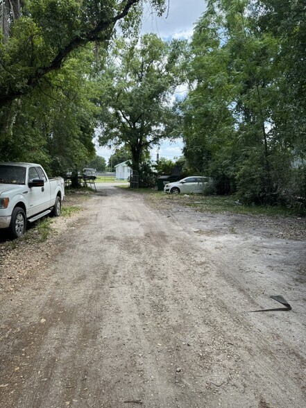More Photos Of 6640 E Colonial Dr, Orlando Auto Dealership For Sale
