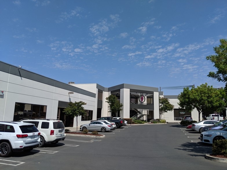 More Photos Of 1773-1799 Vineyard Dr, Antioch Research And Development For Lease