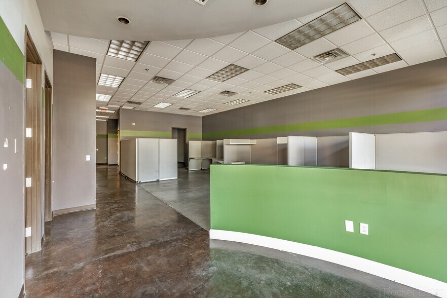 More Photos Of 5425 E Bell Rd, Scottsdale Medical For Lease