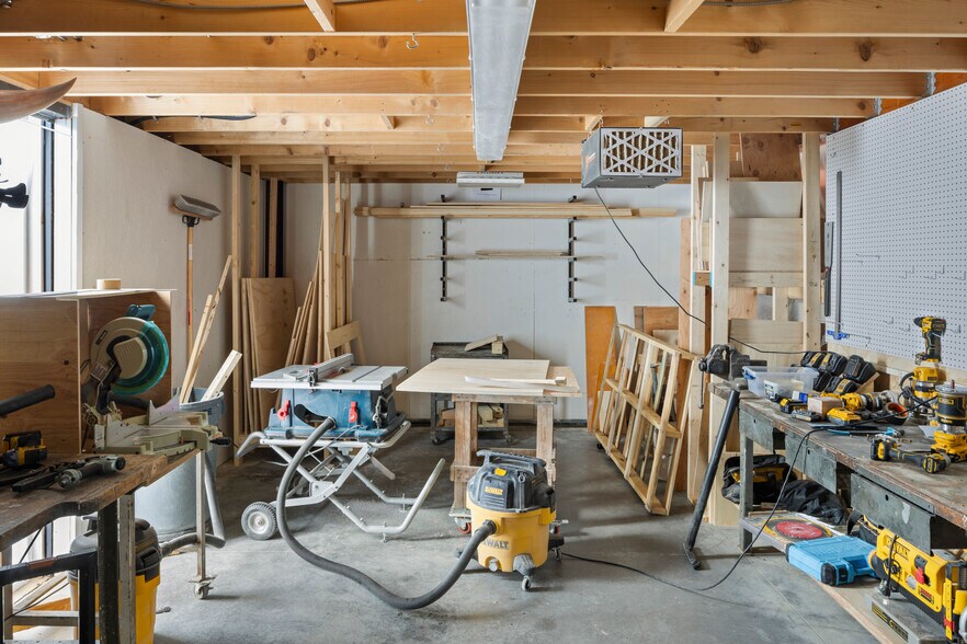 More Photos Of 78 Green St, Hudson Freestanding For Sale