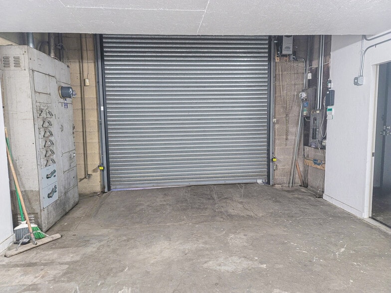 More Photos Of 3332 14th St, Los Angeles Warehouse For Lease