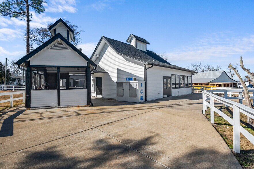 More Photos Of 9903 FM 2759 Rd, Richmond Specialty For Sale