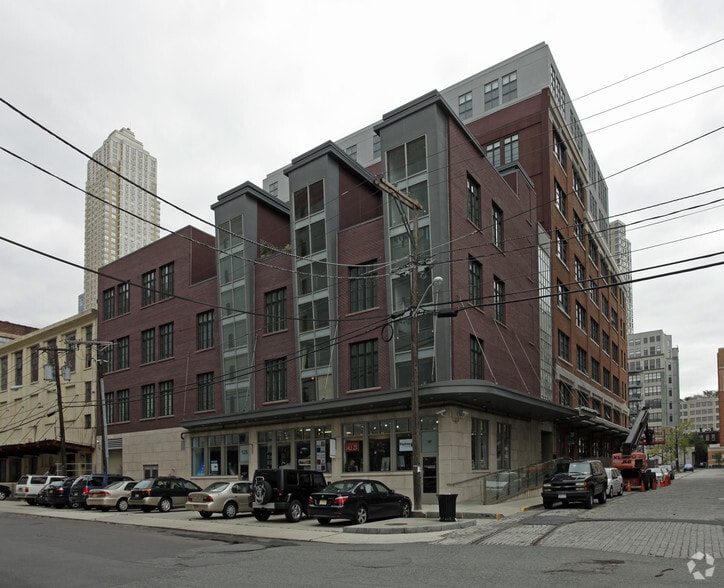 More Photos Of 140 Bay St, Jersey City Apartments For Lease