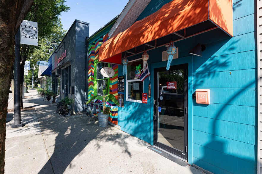 More Photos Of 136-138 Dayton St, Yellow Springs Storefront For Sale