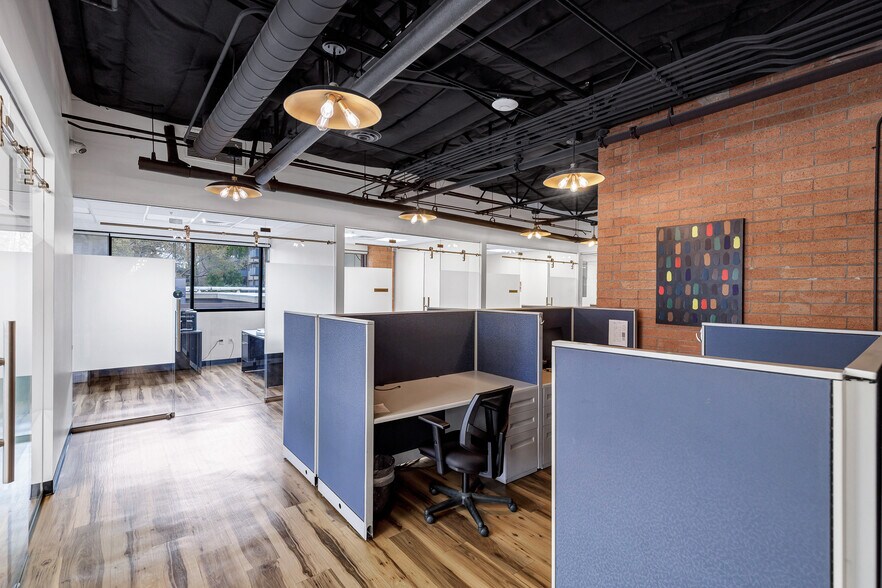More Photos Of 2727 N 3rd St, Phoenix Office For Sale