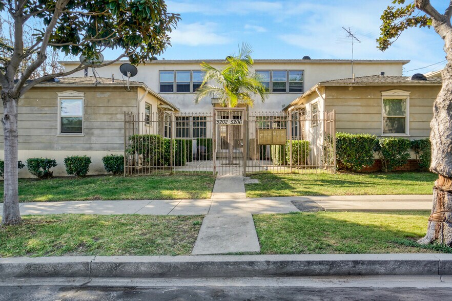 More Photos Of 5202 Knowlton St, Los Angeles Apartments For Sale