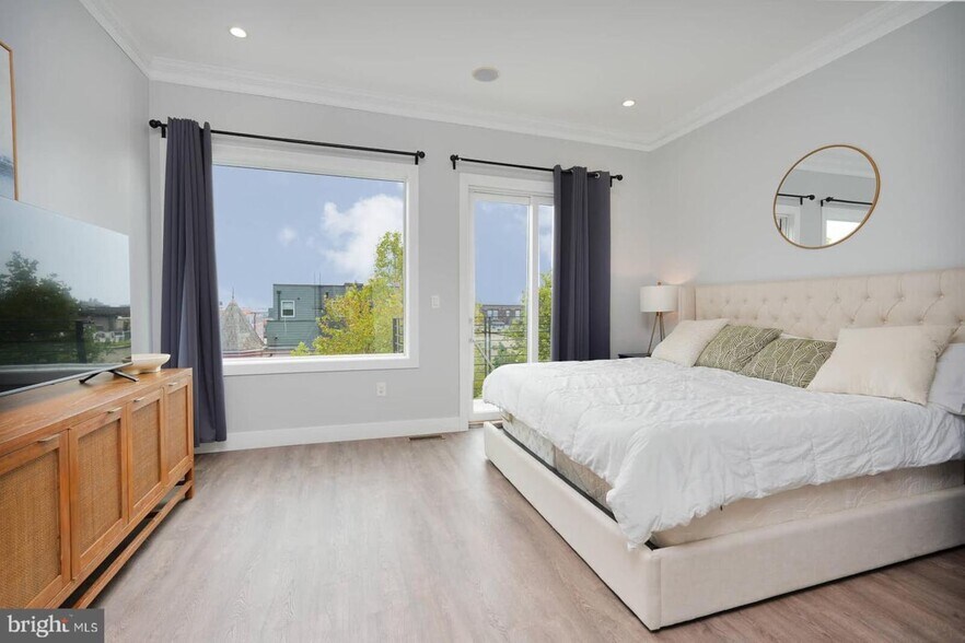 More Photos Of 1461 Chapin St NW, Washington Apartments For Sale