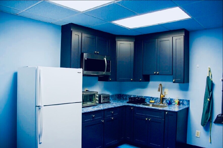 More Photos Of 700 Coventry Dr, Phillipsburg Medical For Sale