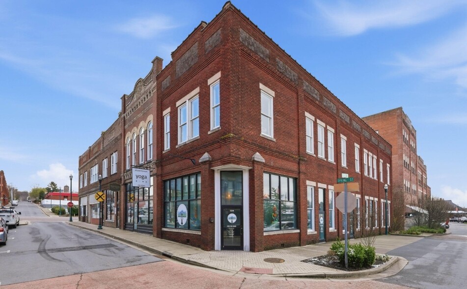 Primary Photo Of 124 Tipton St, Johnson City General Retail For Sale
