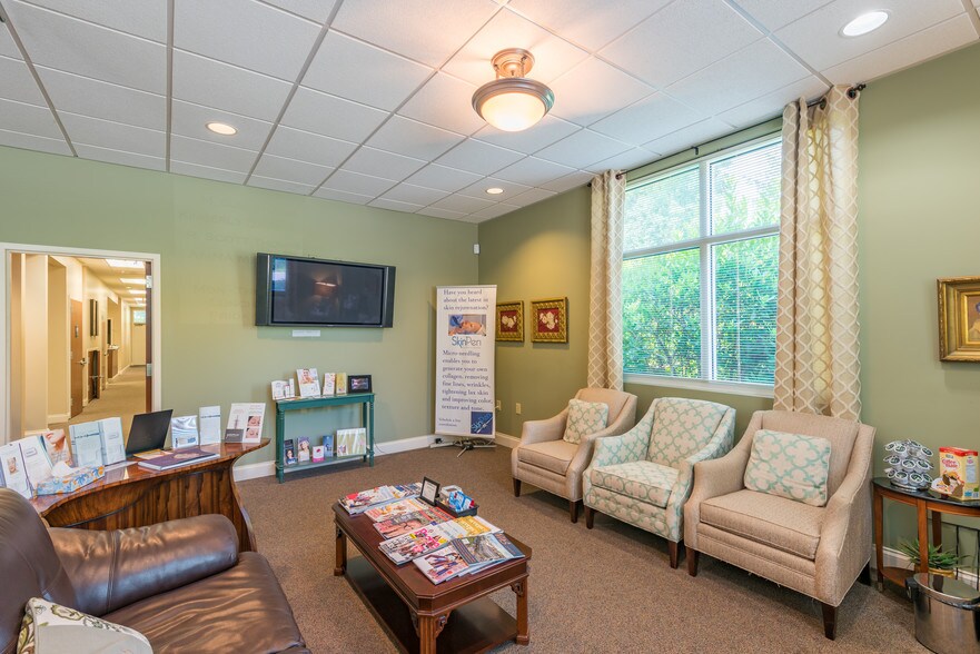 More Photos Of 897 Von Kolnitz Rd, Mount Pleasant Medical For Lease