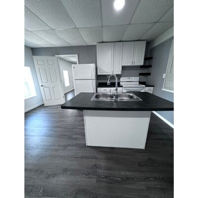 More Photos Of 400 N Main St, Princeton Office For Sale