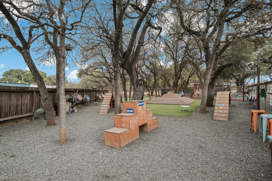 More Photos Of 13838 Jones Maltsberger Rd, San Antonio Restaurant For Sale