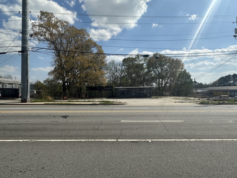 Primary Photo Of 1050 Donald Lee Hollowell Pky NW, Atlanta Land For Sale