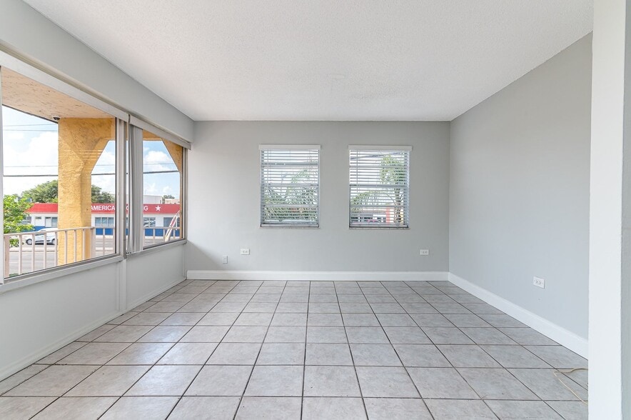 More Photos Of 999 W Prospect Rd, Oakland Park Apartments For Sale