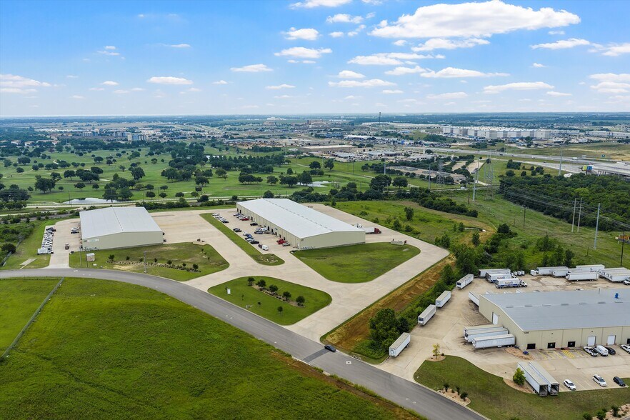 More Photos Of 1000 Schroeder Dr, Waco Warehouse For Lease
