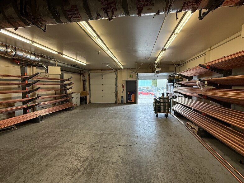 More Photos Of 4660 Gambell St, Anchorage Warehouse For Sale