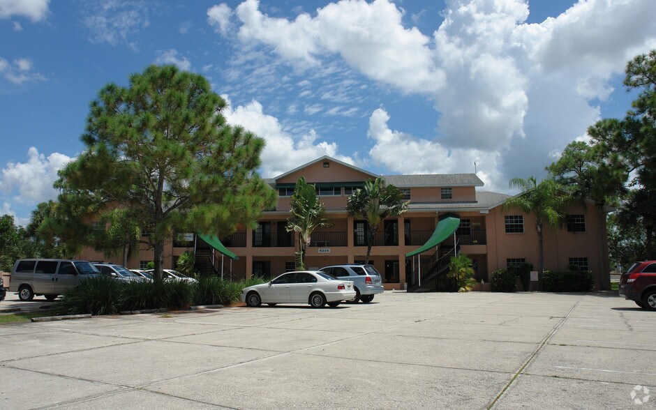More Photos Of 6338 Presidential Ct, Fort Myers Office For Sale