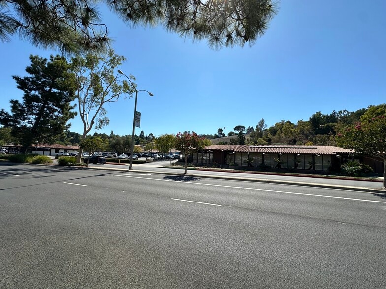 More Photos Of 811-897 Silver Spur Rd, Rolling Hills Estates Unknown For Lease