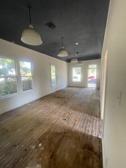More Photos Of 1101 W Burbank Blvd, Burbank Office Residential For Lease