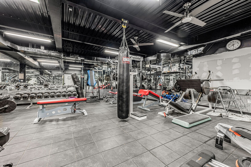 More Photos Of 162-20 77th Rd, Flushing Light Manufacturing For Sale