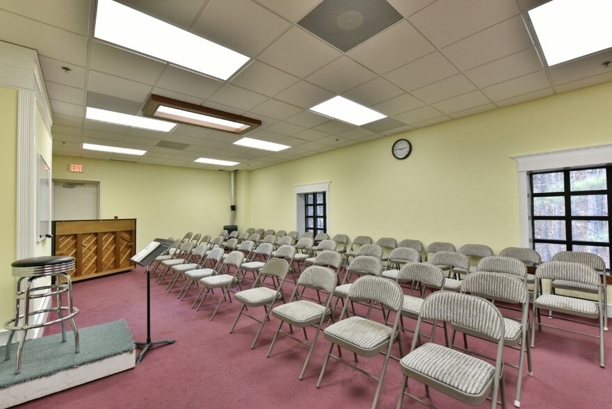 6175 Lawrenceville Hwy, Tucker, GA 30084 Religious Facility For Sale