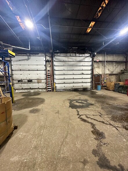 More Photos Of 4197 Reardon Rd, De Forest Warehouse For Lease