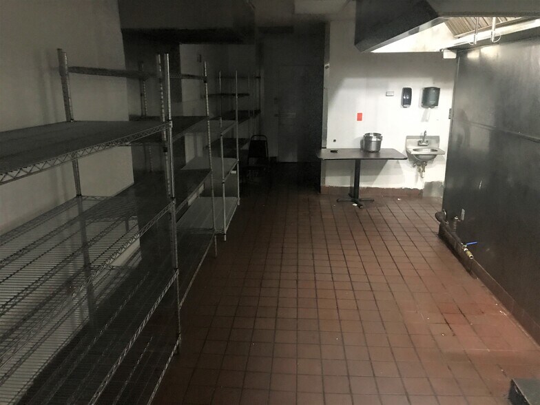 More Photos Of 954 Main St, Southaven Fast Food For Sale