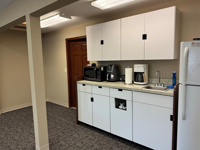 More Photos Of 312 W Knapp St, Rice Lake General Retail For Lease