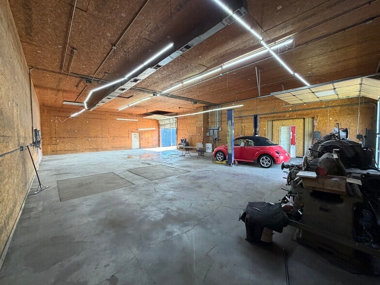 More Photos Of 1425 N Hwy 127 Bypass, Lawrenceburg Warehouse For Sale