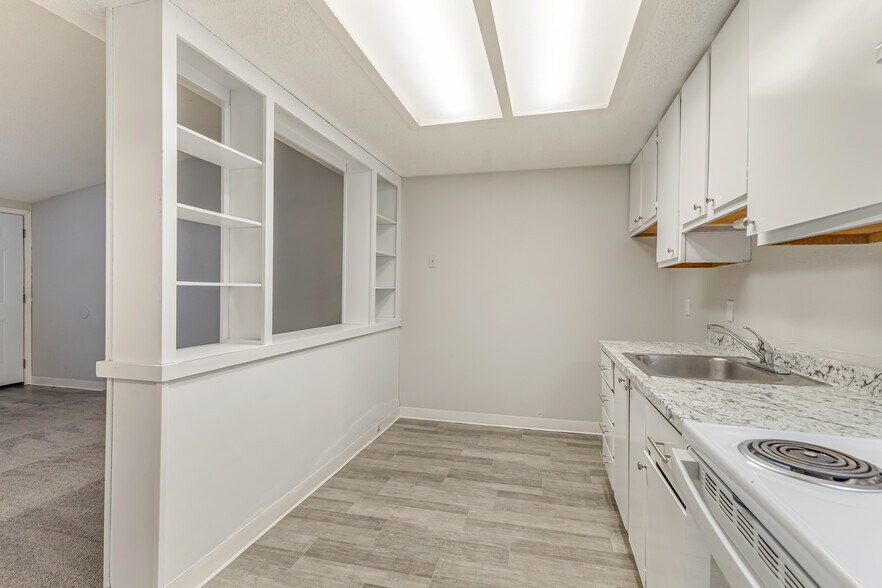 More Photos Of 18933 Quercus Dr, Hudson Apartments For Sale