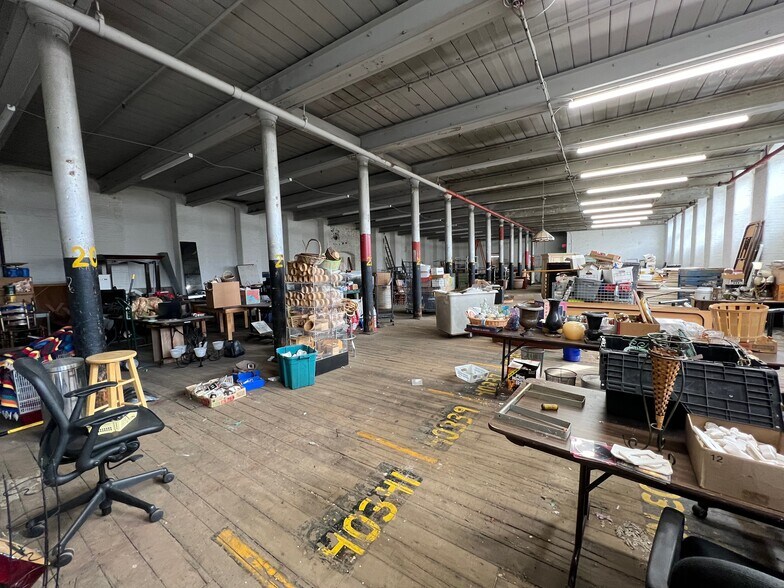 More Photos Of 224 Stockton St, Phillipsburg Showroom For Lease