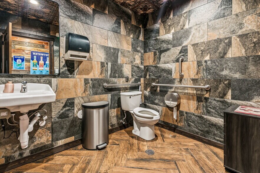 More Photos Of 316 N Main St, Columbia Storefront Retail Office For Sale