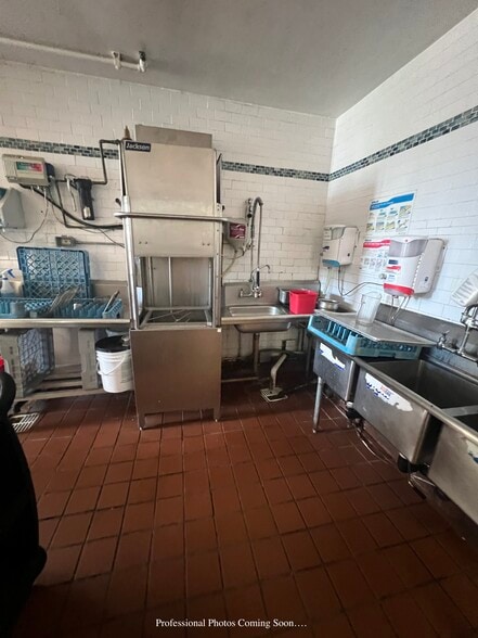 More Photos Of 200 Hill St, Jerome Hotel For Lease
