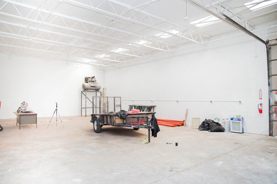 More Photos Of 6737 E Nine Mile Rd, Warren Warehouse For Lease