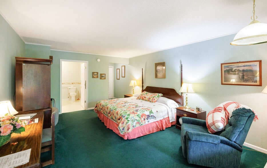 More Photos Of 129 Hiawatha Trl, Pickens Hotel For Sale