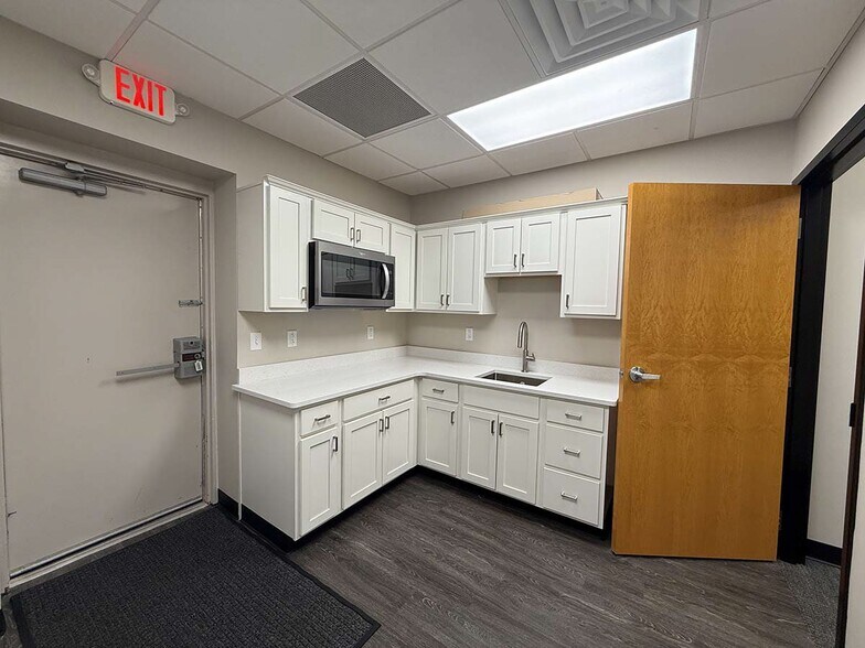 More Photos Of 2140 Enterprise St, Fremont Freestanding For Lease