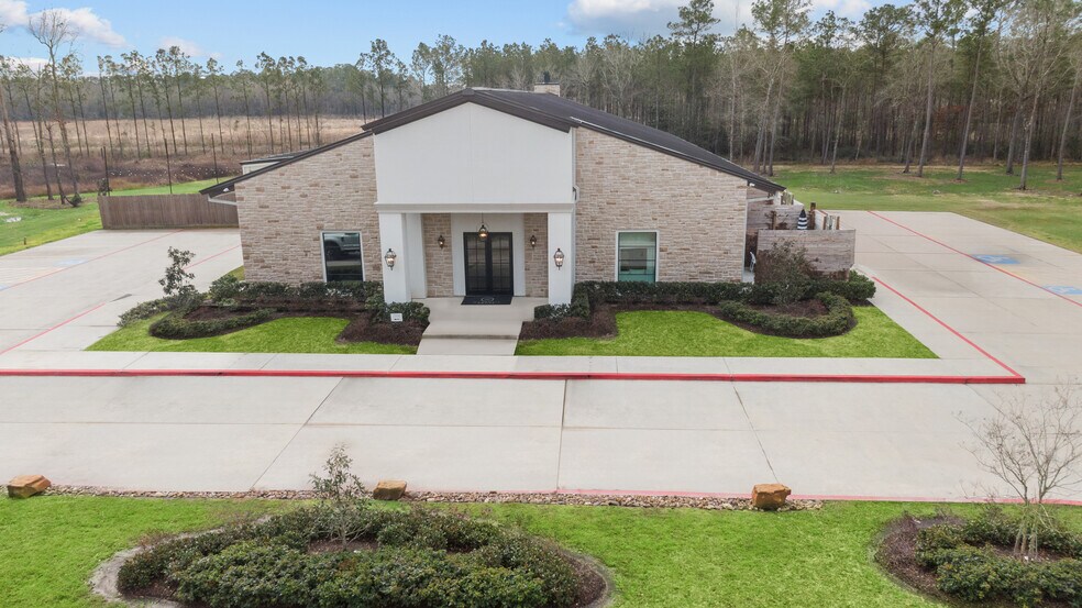 More Photos Of 6644 TX-61, Anahuac Theater Concert Hall For Sale