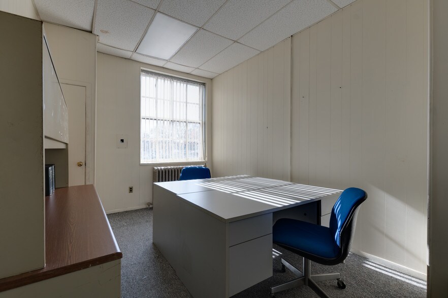 More Photos Of 166-170 Jericho Tpke, Floral Park Loft Creative Space For Lease